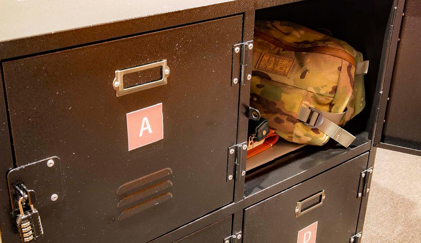 男性専用ドミトリーの様子　USBソケット